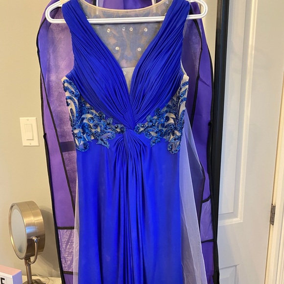 BLUE PROM DRESS - Picture 3 of 6